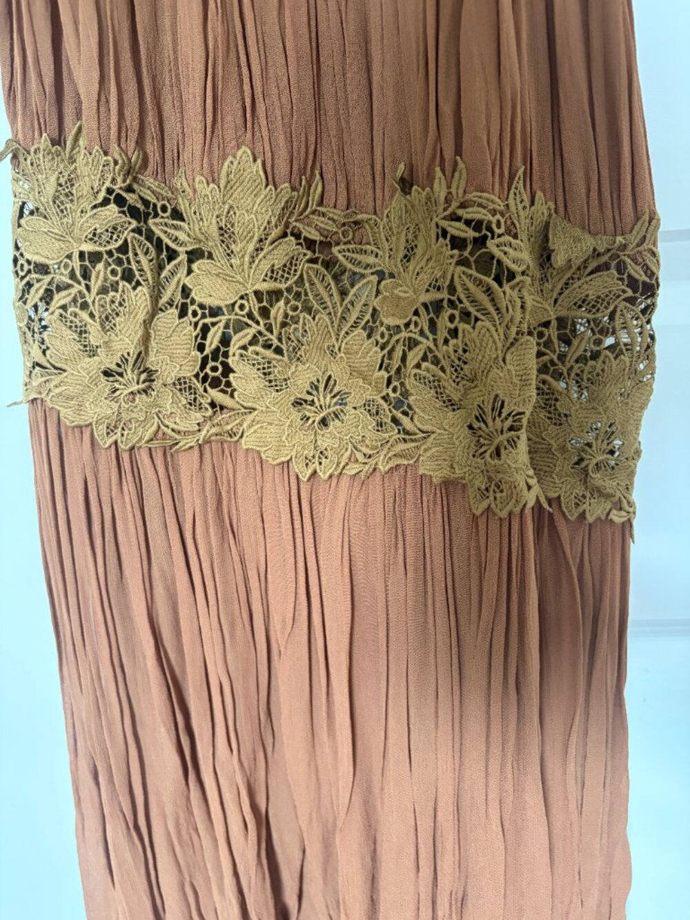 Zara ZW Collection NWT Wrinkled Embroidered Dress Pleated Ochre Size M - Picture 3 of 4
